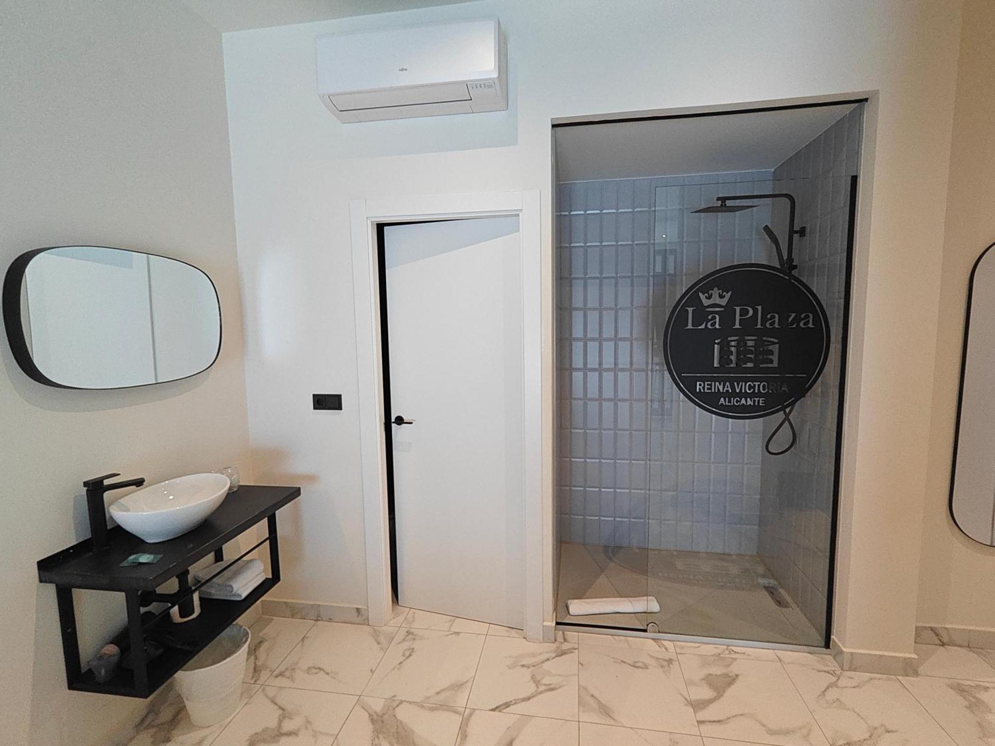 Reina Victoria La Plaza Apartment Alicante Luaran gambar